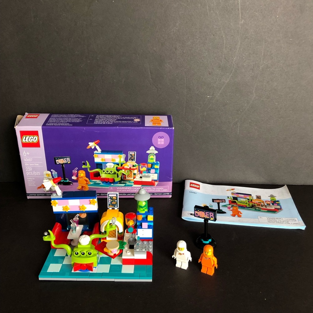 LEGO City Space 40687 Alien Space Diner Limit Edition Complete Set
